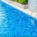 Menina de 2 anos morre após cair na piscina de residência em Várzea Grande