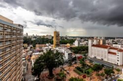 Cuiabá tem alerta para chuvas intensas e ventos de até 60 km/h para esta terça-feira