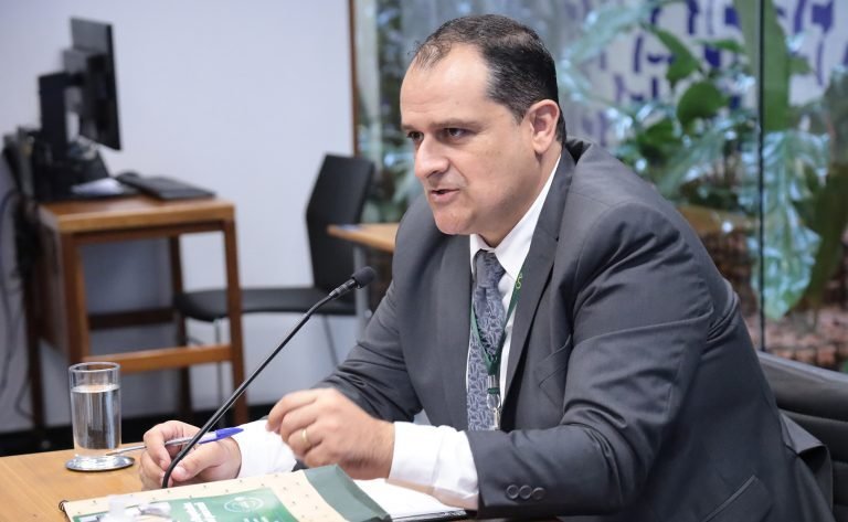 Desafio da comunicação pública é falar com simplicidade ao cidadão