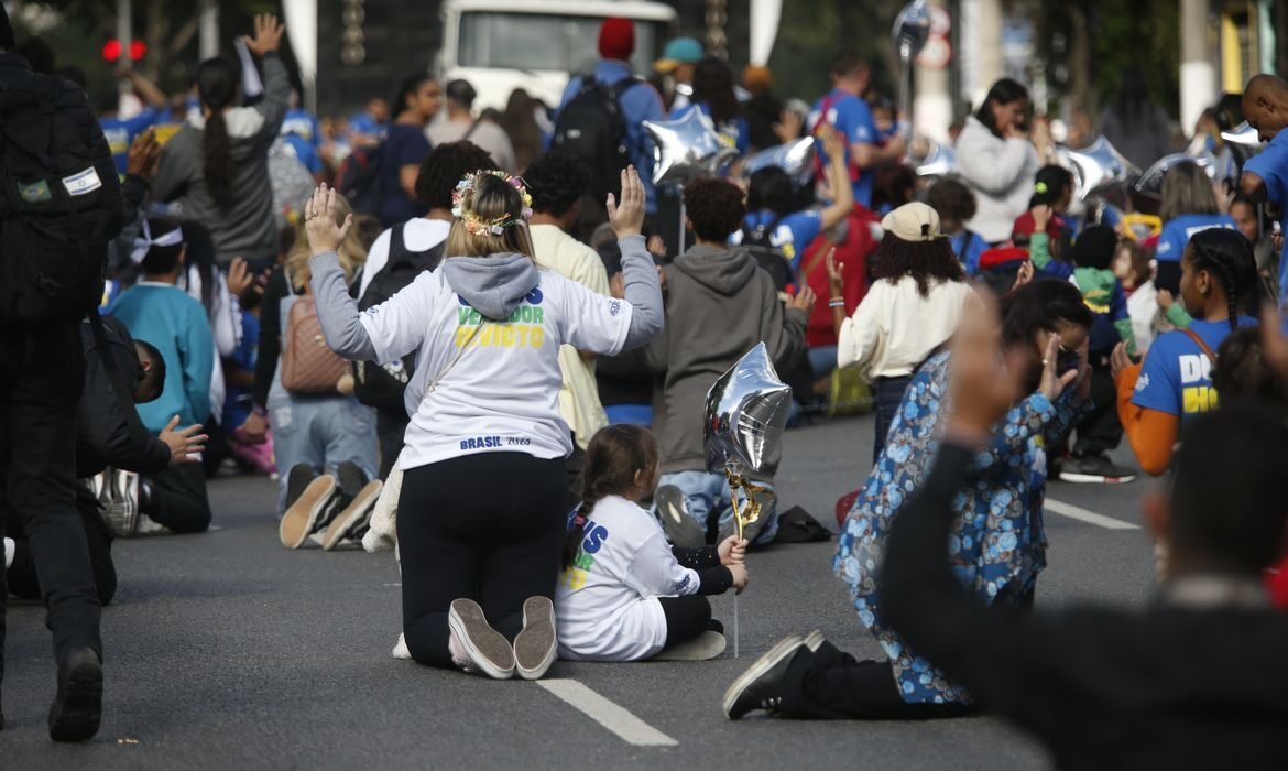 Eleitores rejeitam uso eleitoral de igrejas no Brasil