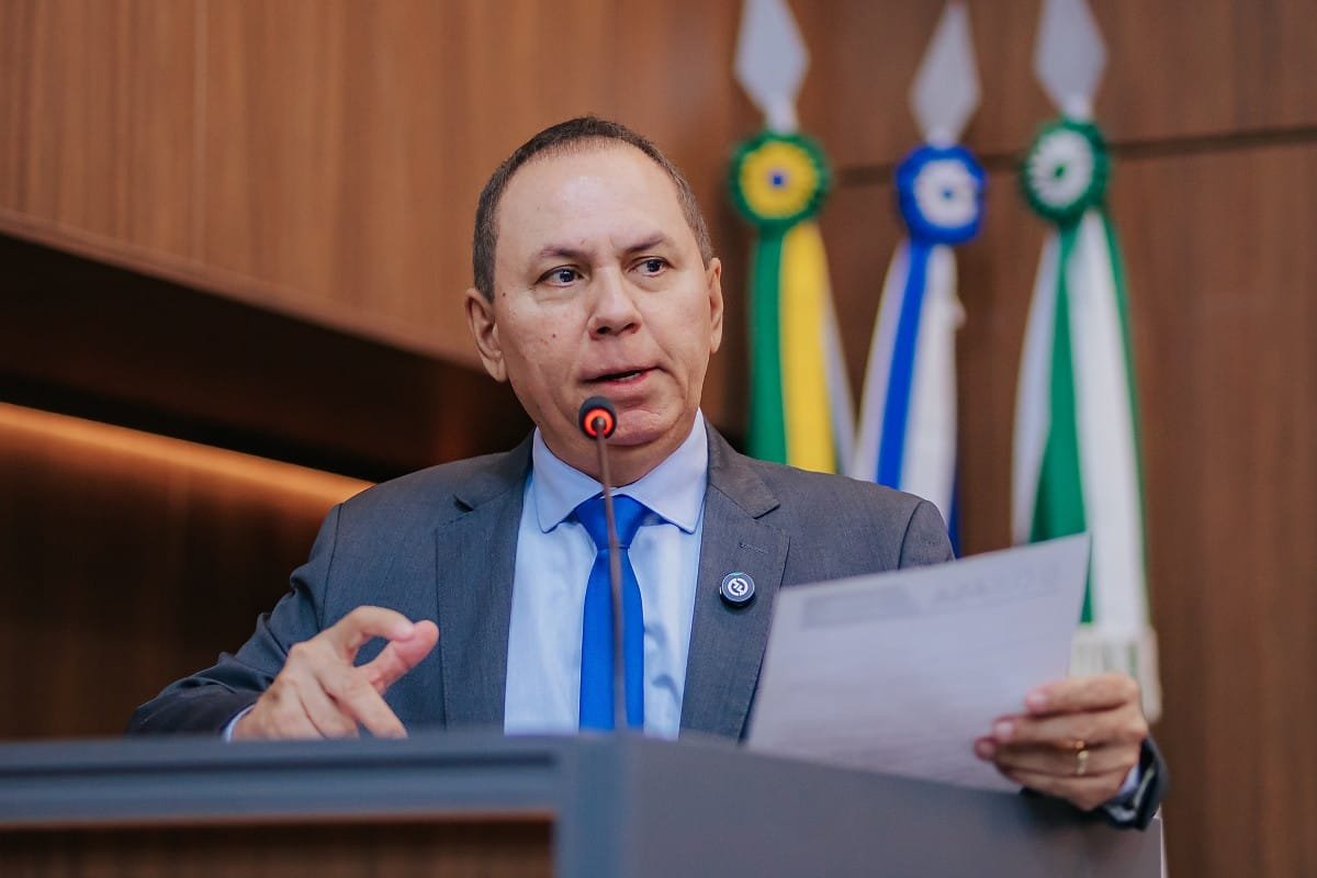 Dilemário mantém candidatura à Presidência da Câmara e prevê decisão na véspera da eleição