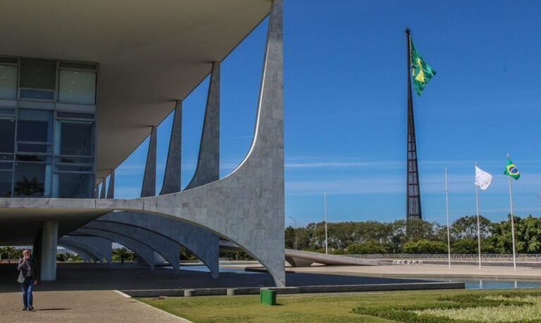 Frente de prefeitos apresenta carta com propostas aos presidenciáveis