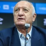 Grêmio tem lista de quatro nomes para suceder Luís Castro; Felipão será interino