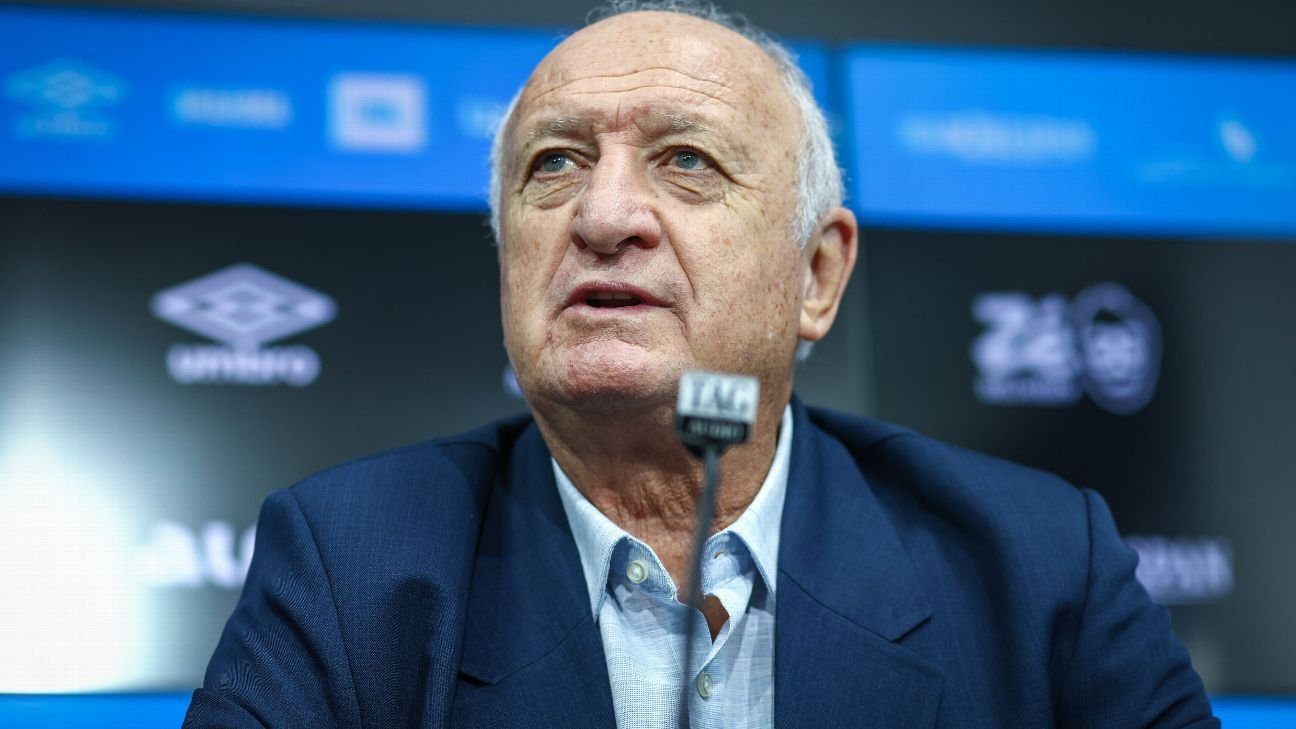 Grêmio tem lista de quatro nomes para suceder Luís Castro; Felipão será interino