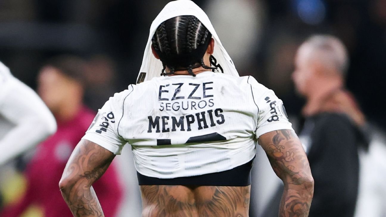 Jornais argentinos colocam Memphis como ‘vilão’ de queda do Corinthians na Libertadores e ironizam: ‘Teve o tiro para matar…’