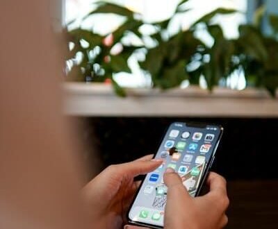 Mulher é alvo da PC por divulgar fotos íntimas de empresária encontradas no celular de 'paquera'