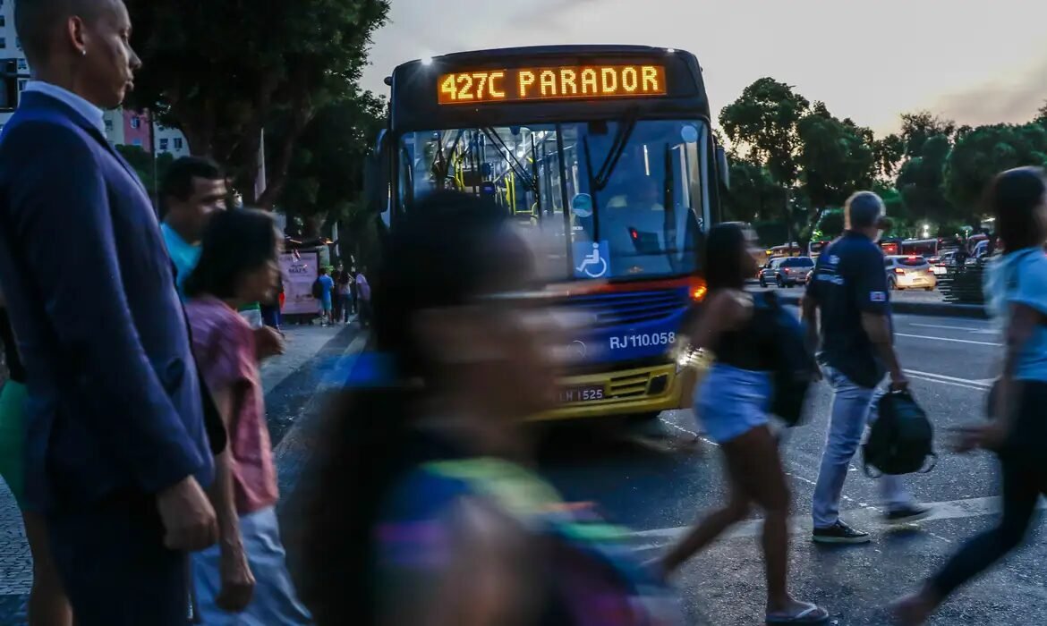Solidão e esgotamento mental aumentam abstenção eleitoral