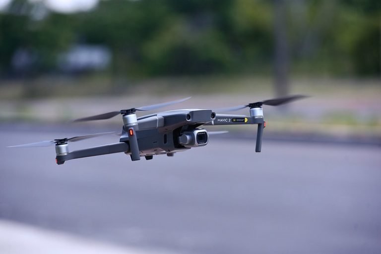 Projeto dobra pena para crimes cometidos com uso de drones no Brasil