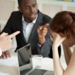 Projeto cria indenização por atraso de salário e pune assédio