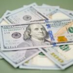 Dólar cai para R$ 5,13 com impulso da Vale no Ibovespa