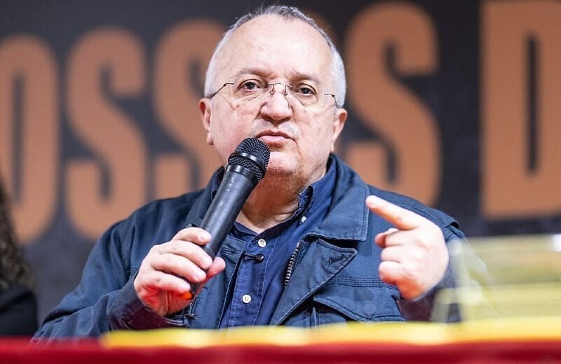 Pedro Taques critica ausências em debate e cobra coragem de rivais