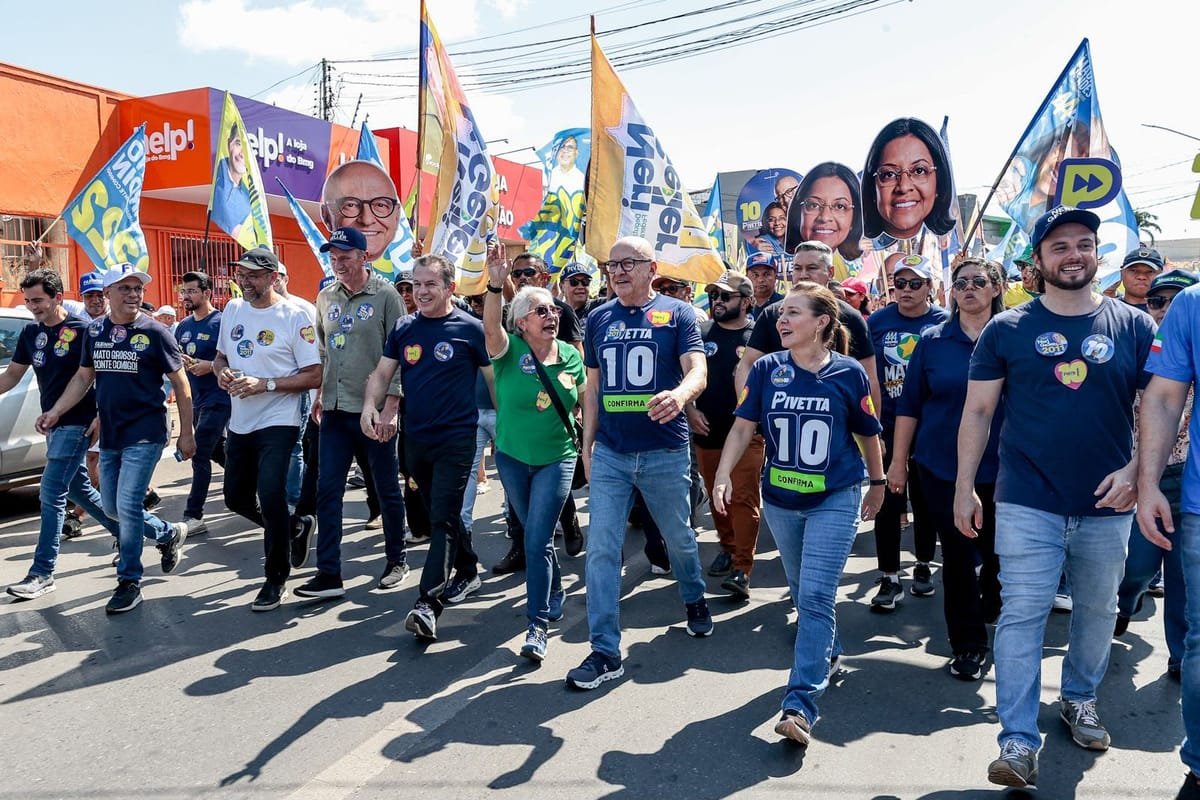Pivetta reúne 2 mil pessoas em caminhada em Várzea Grande ao lado de Mauro Mendes e Gisela