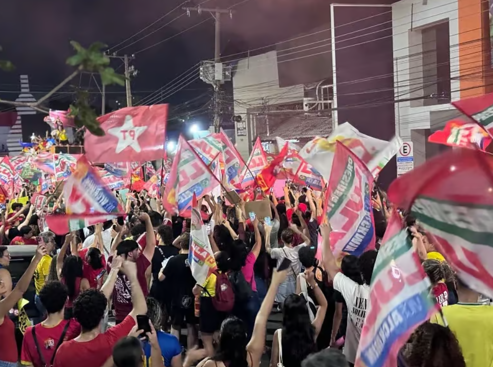 Justiça nega reintegração de funcionária demitida após participar de ato pró-Lula em Cuiabá