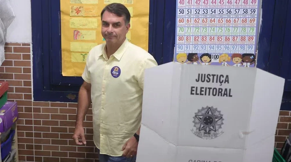 Com 14,83% das urnas apuradas, Flávio ultrapassa Lula na disputa pela Presidência