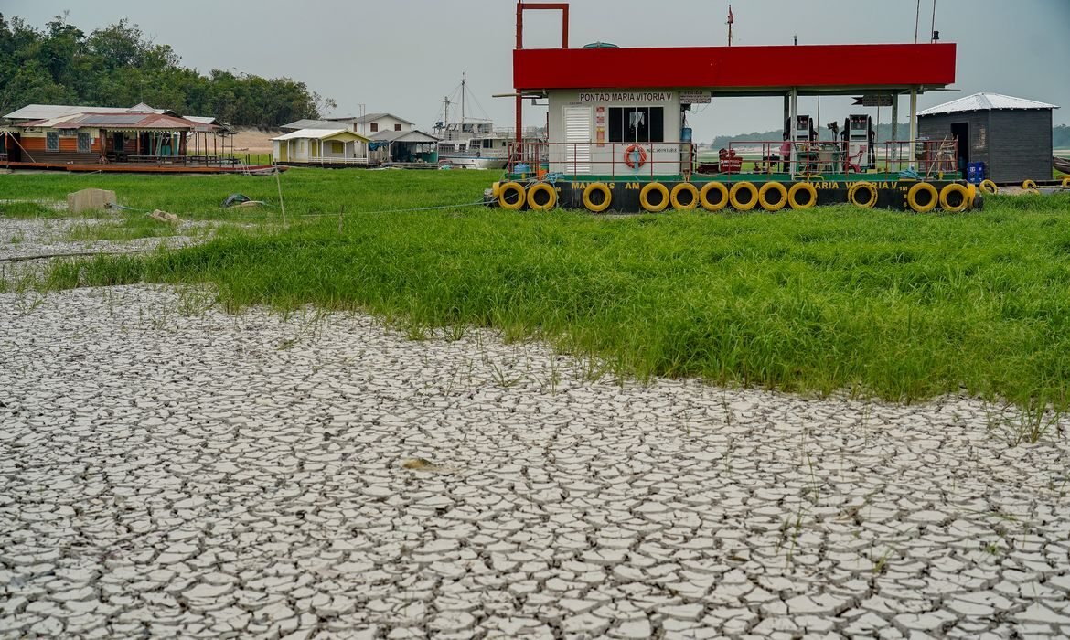 Campanha solidária busca 23 toneladas de alimentos para seca no Amazonas