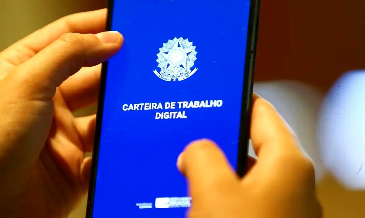 Governo envia alertas a trabalhadores contra assédio eleitoral