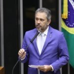 Ceará reelege Elmano de Freitas governador no primeiro turno em 2026