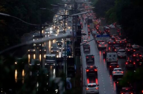 Chuva alaga ruas do centro e deixa um morto na zona norte de São Paulo