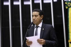 Comissão aprova política nacional de inclusão e letramento digital para pessoas idosas