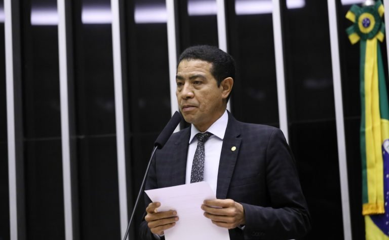 Comissão da Câmara aprova inclusão digital para idosos