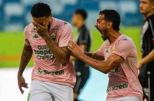 Cuiabá vence Ponte Preta e decreta rebaixamento precoce na Série B