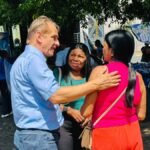 Wilson Santos faz caminhada no centro de Cuiabá véspera da eleição