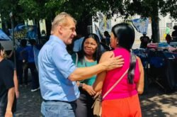 De jornaleiro a deputado: Wilson faz “arrastão” no centro de Cuiabá a um dia da eleição