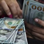 Dólar fecha a R$ 5,44 e registra maior alta semanal desde 2008