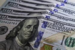 Dólar sobe 0,76% e fecha a R$ 5,39 em dia de cautela