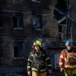 Drone da Rússia acerta escola em Kiev durante nova onda de bombardeios