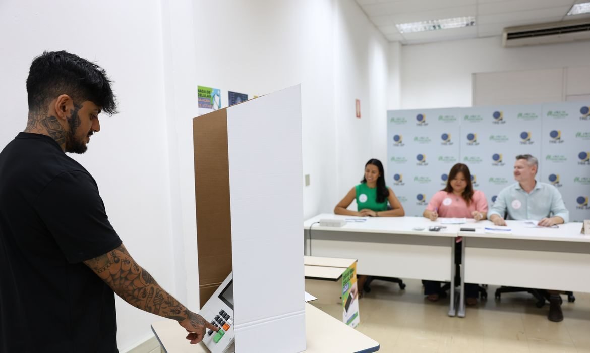Eleições 2026: saiba os horários de votação e regras do primeiro turno