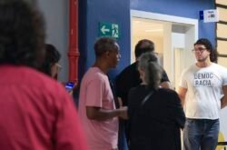 Eleitores têm até as 17h para escolher candidatos