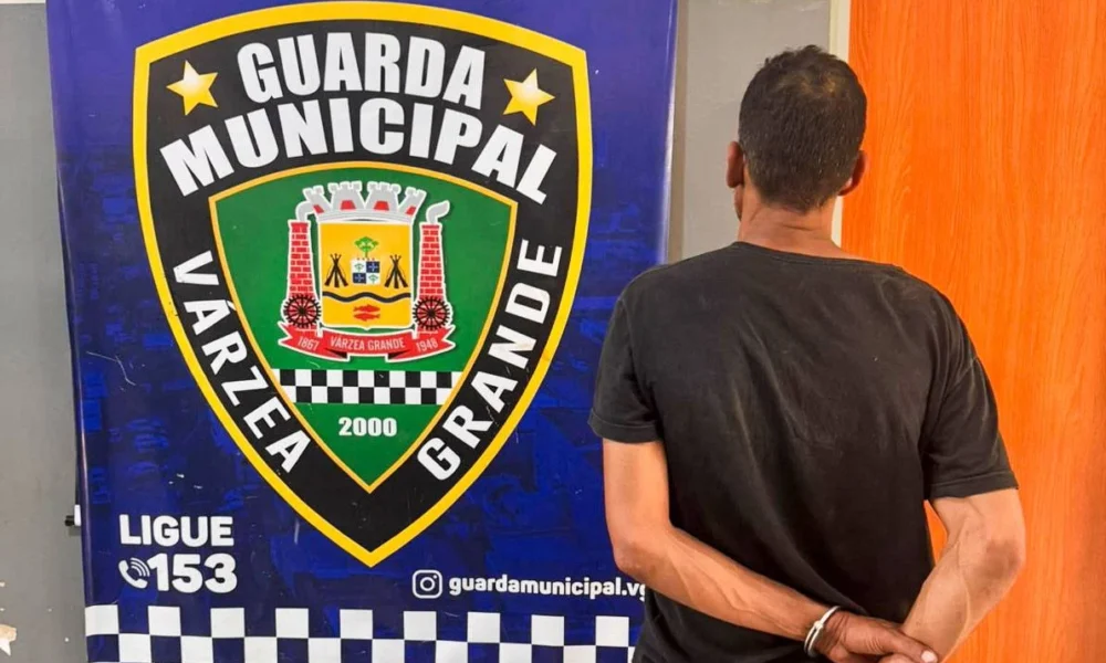 Homem invade INSS, pula muro de casa e acaba contido por Bombeiros em Várzea Grande