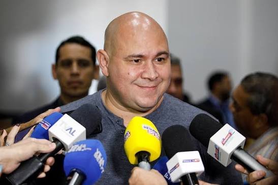 Abilio pede votos para chapa do PL, mas deixa Wellington Fagundes fora da 'colinha'