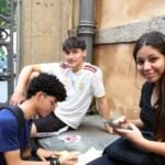 Adolescentes votam nas eleições de 2026 mesmo com redução no total de jovens eleitores