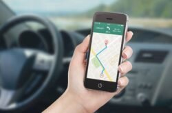 Passageira cadeirante será indenizada após ter 155 pedidos de viagem cancelados por App