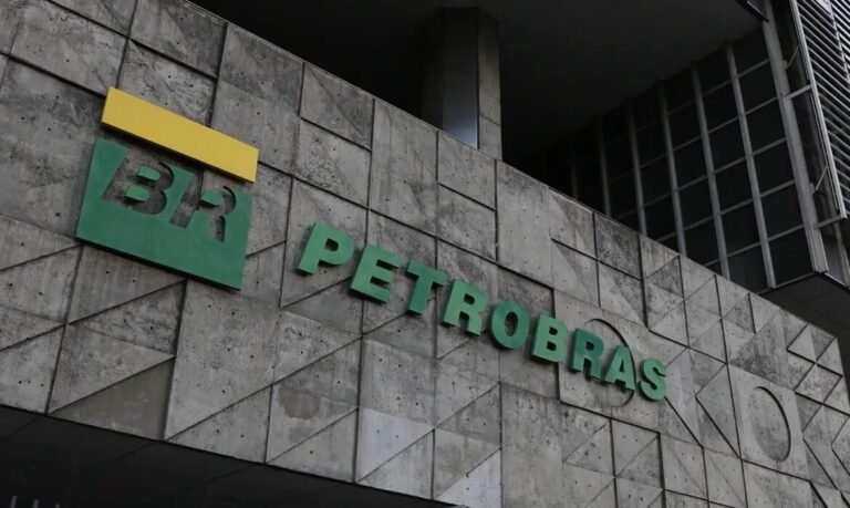 Petrobras atinge recorde de valor de mercado após descoberta no Amapá
