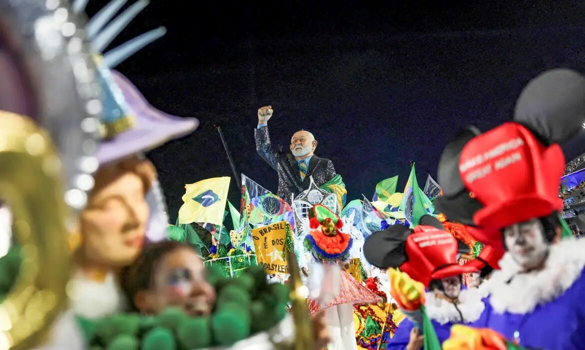 PGE: desfile de carnaval sobre Lula não foi propaganda antecipada