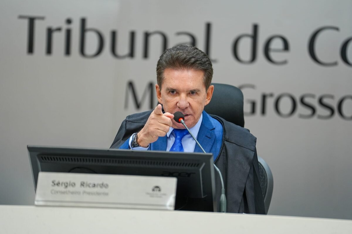Sérgio Ricardo vota em MT e reforça papel dos idosos na política
