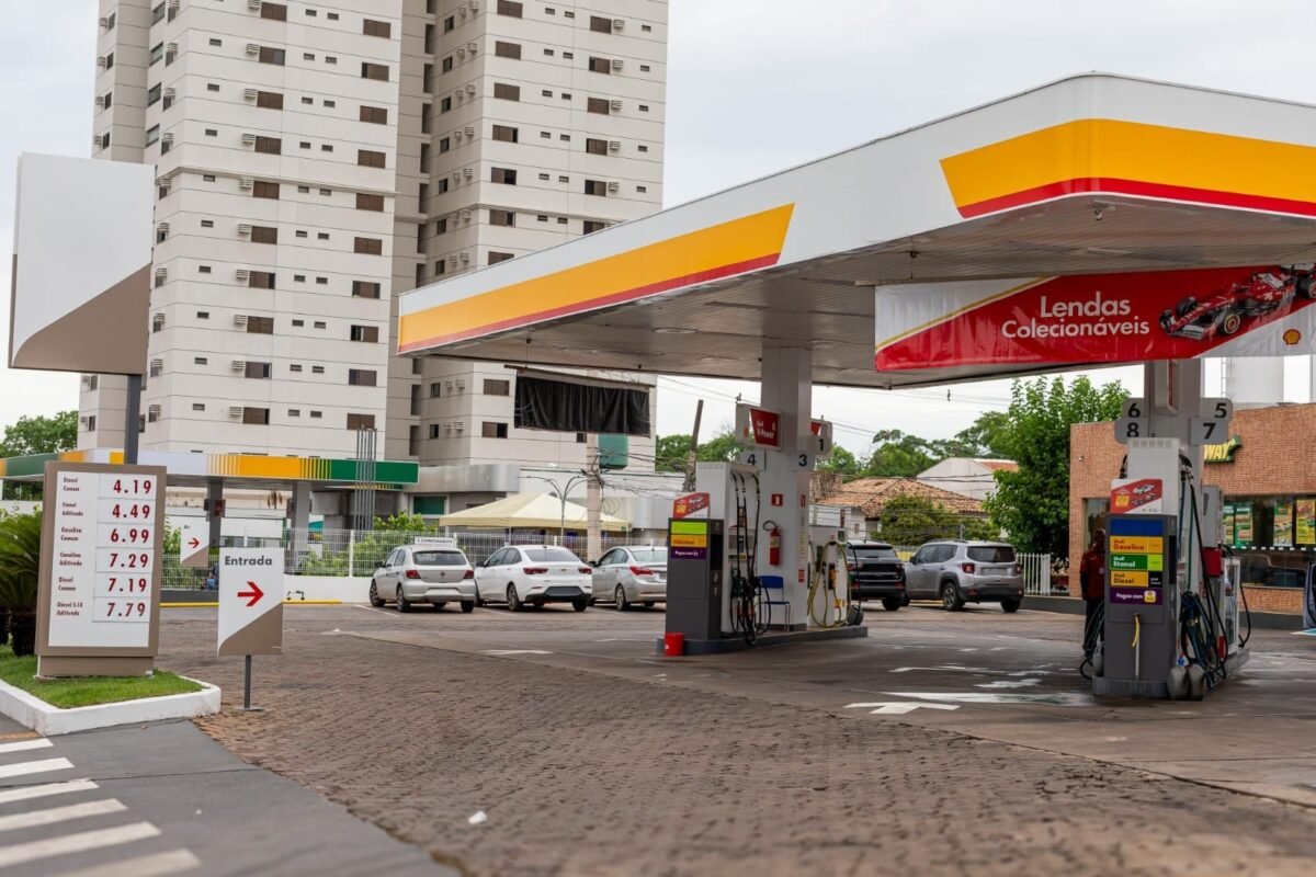 Procon fiscaliza 52 postos de combustíveis em Cuiabá para conter abusos