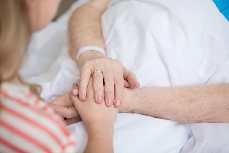 Projeto garante plano de saúde para idosos após morte do titular