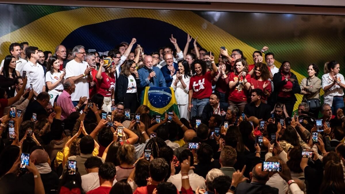 Lideranças do Nordeste ganham destaque ao lado de Lula em São Paulo