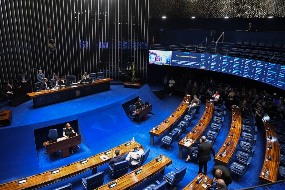 Senadoras de esquerda planejam ação contra maioria conservadora