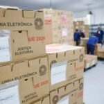 Tribunais eleitorais finalizam transporte e preparação de urnas para o pleito
