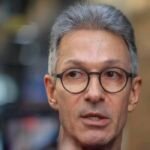Tribunal eleitoral mineiro investigará uso de celular por Zema na urna