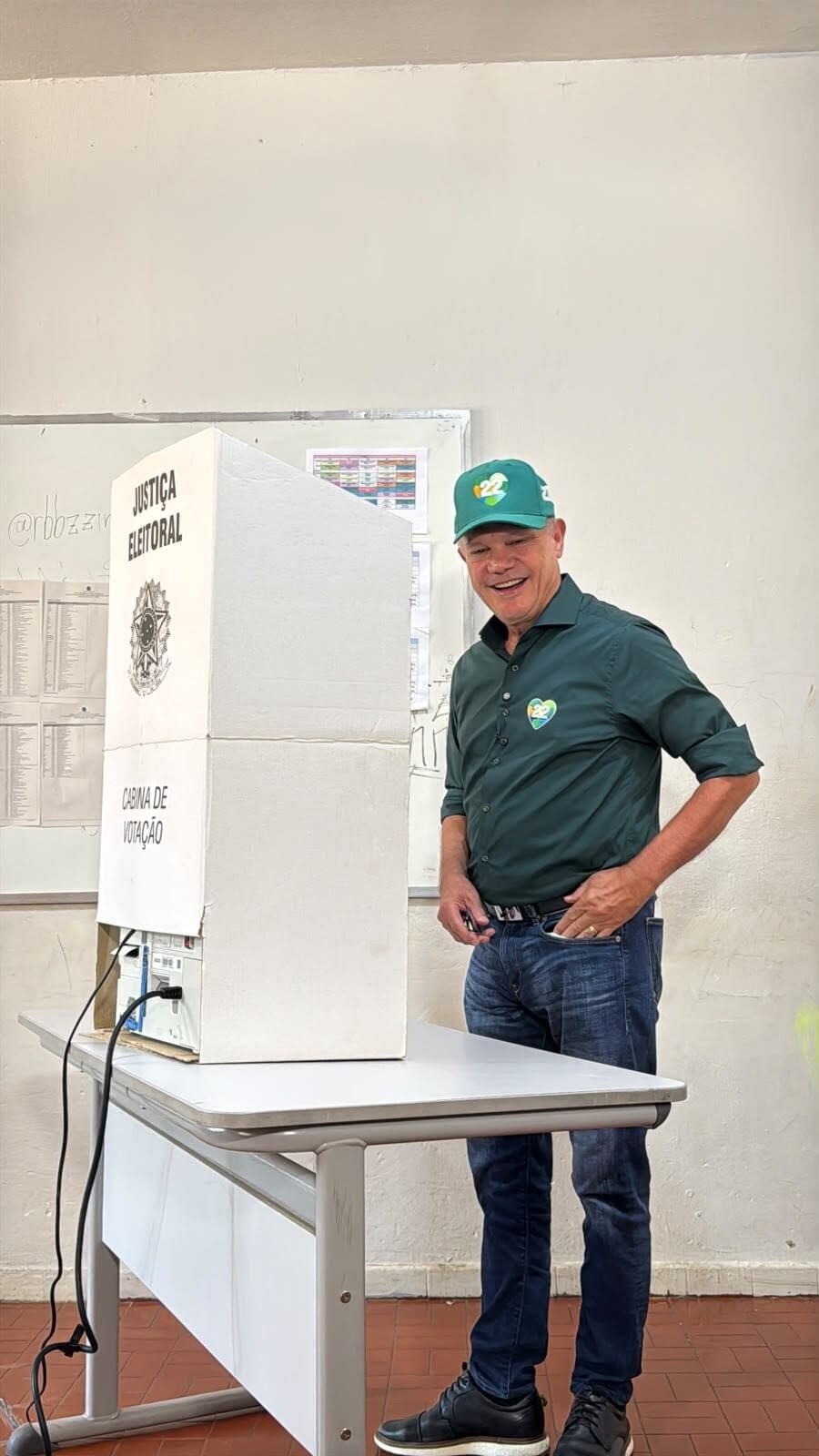 Wellington Fagundes vota em Rondonópolis e defende inclusão social